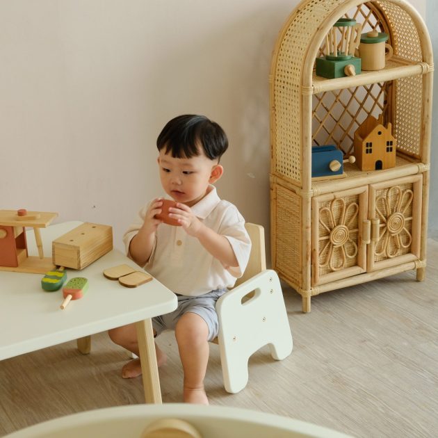 TINY Infant Table - Image 3