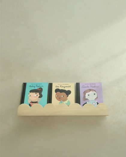 SORA Scalloped Wall Hanging Bookshelf