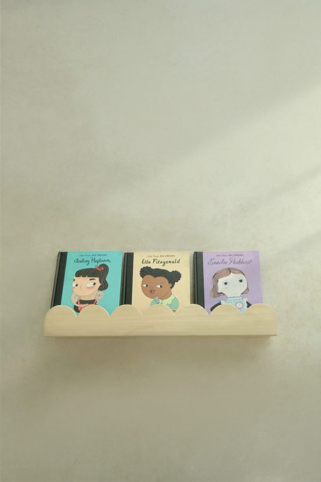 SORA Scalloped Wall Hanging Bookshelf
